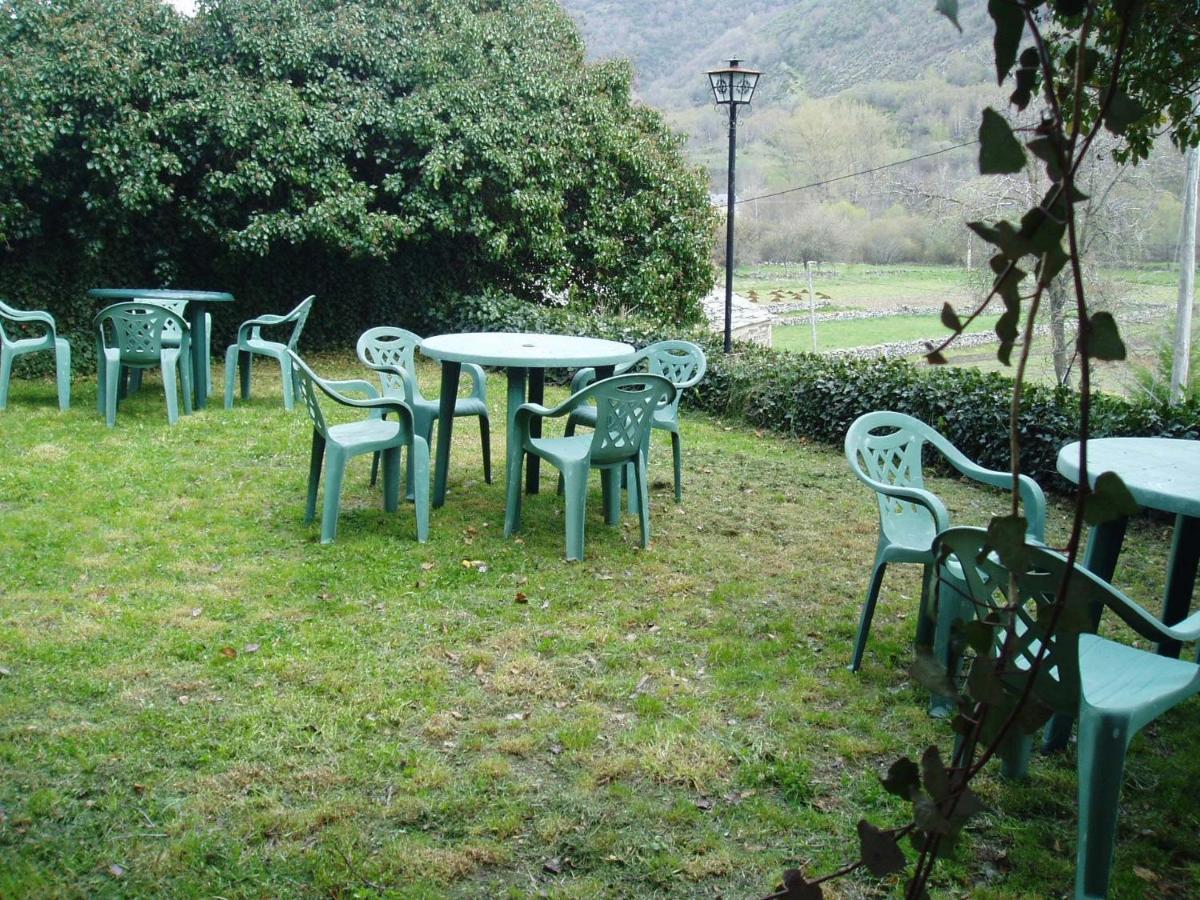 Hotel Rural El Urogallo Murias de Paredes Extérieur photo