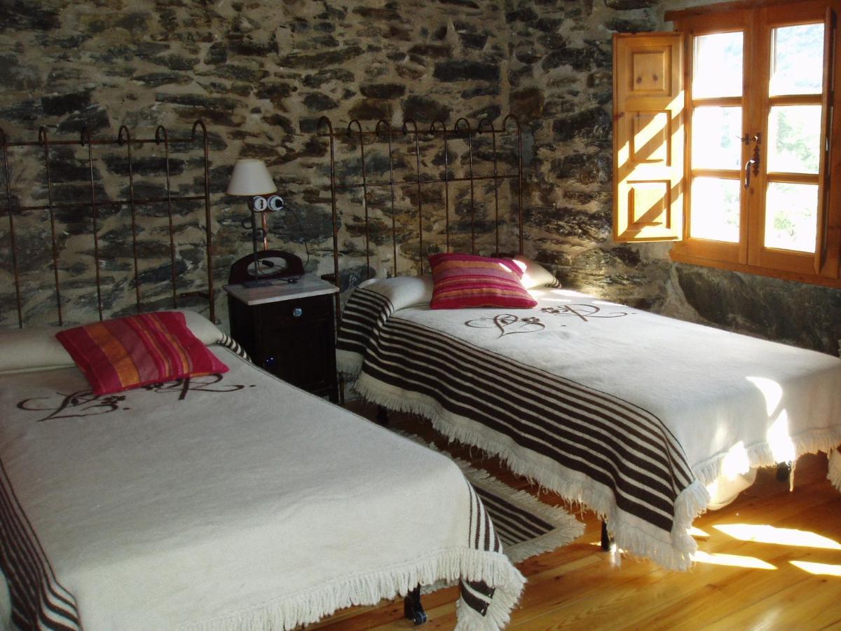 Hotel Rural El Urogallo Murias de Paredes Chambre photo